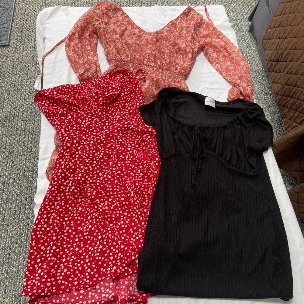 Lot of 3 Women's Sun casual dresses size small super cute and comfy